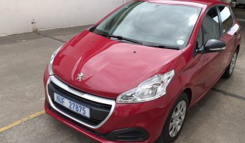 Used Peugeot 208 2017 full