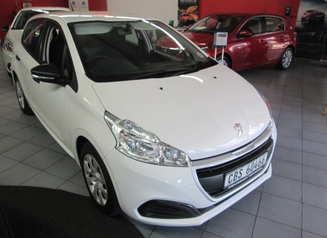 Used Peugeot 208 2016 full