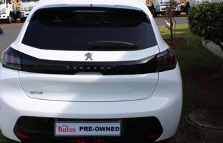 Used Peugeot 208 Allure 2022 full