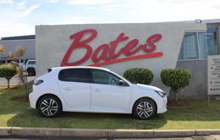 Used Peugeot 208 Allure 2022 full